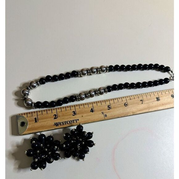 Vintage Black Beads Silver Beaded 9” Necklace with Matching Clip On Earrings - Picture 7 of 7
